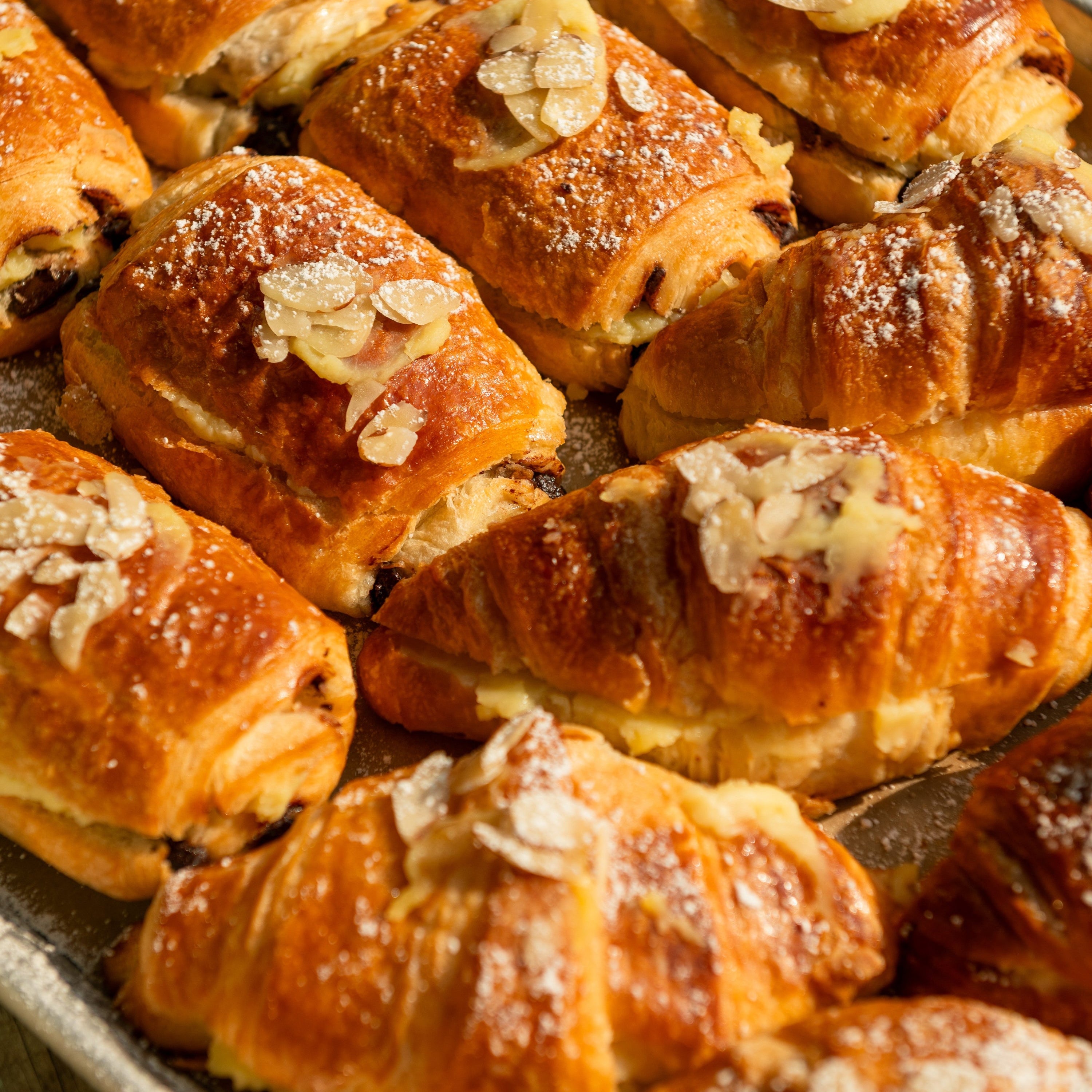 Nos amandines, viennoiseries maison disponible au comptoir