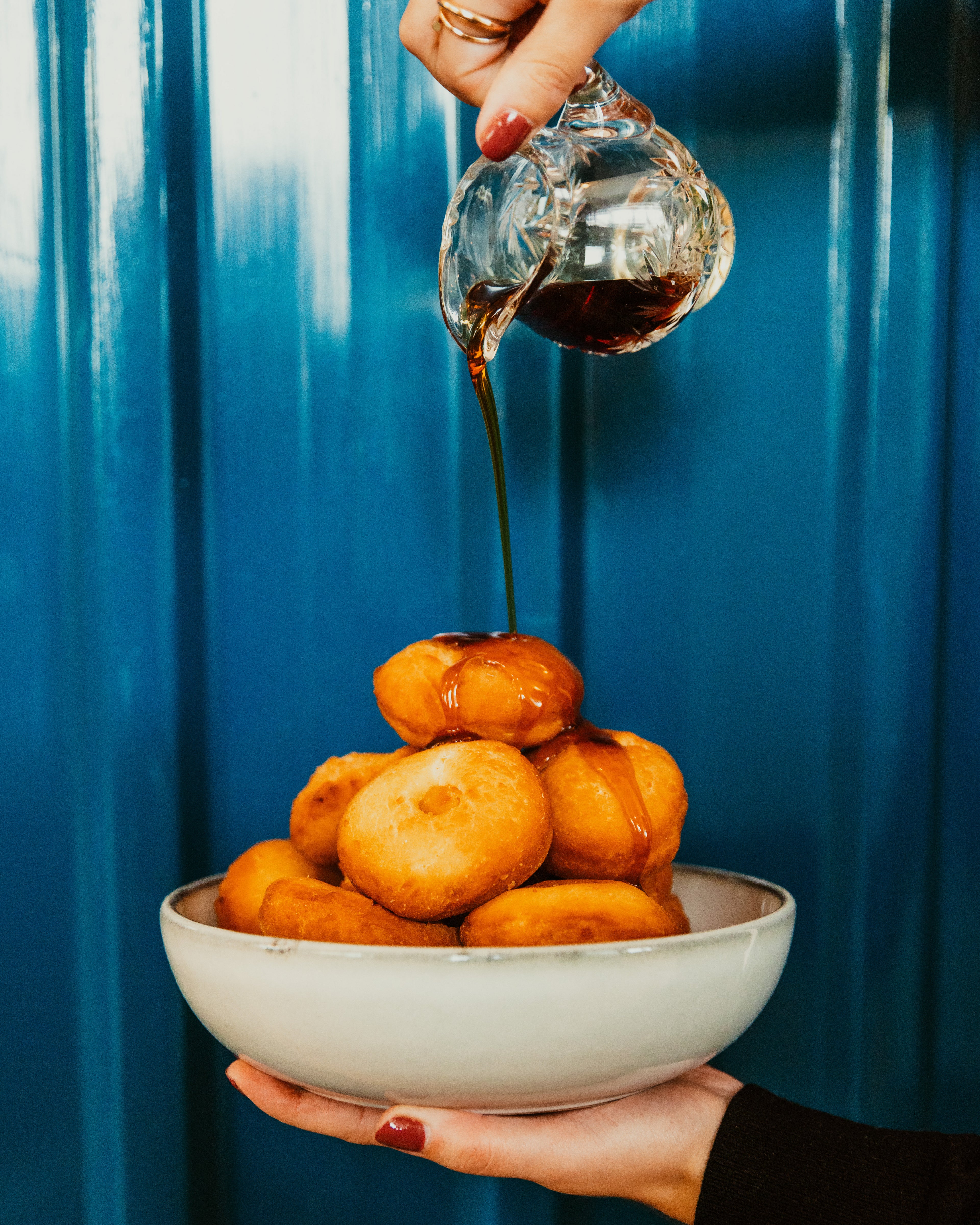 Beignes aux patates La Bine avec coulis de sirop d'érable 