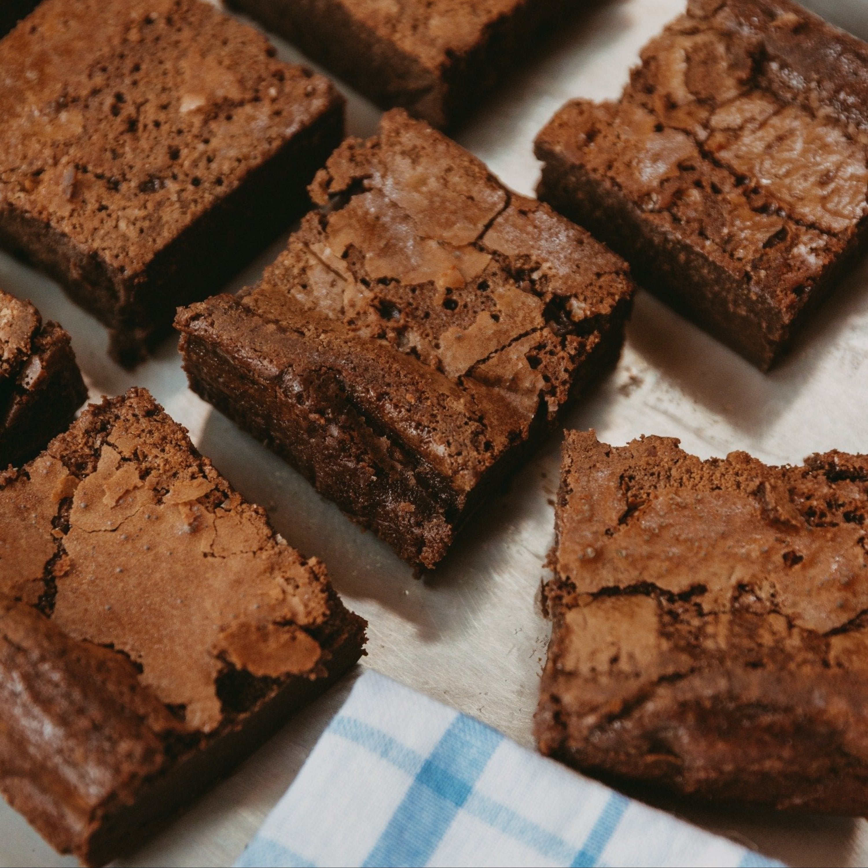 Décadent brownies maison préparé avec amour chez La Bine à Mascouche