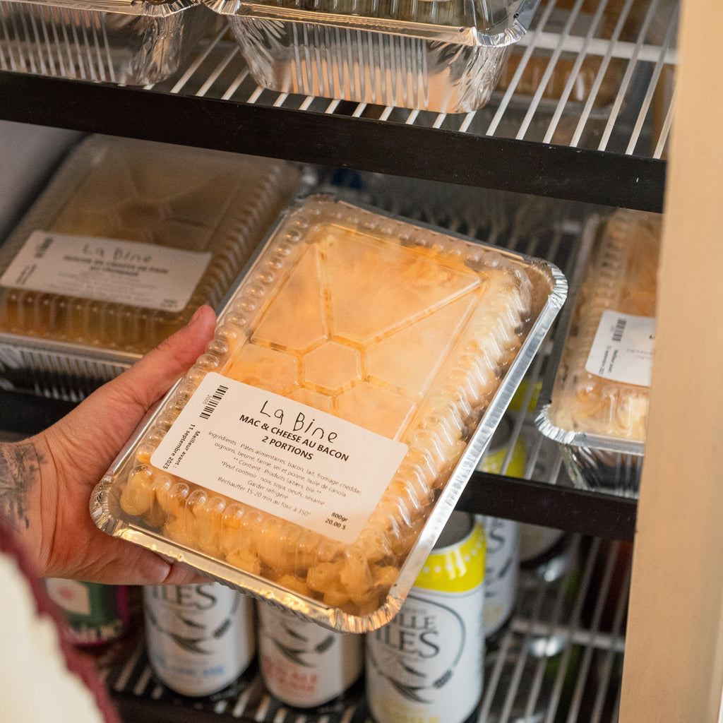 Mac and Cheese maison au bacon prêt à être réchauffé à la maison